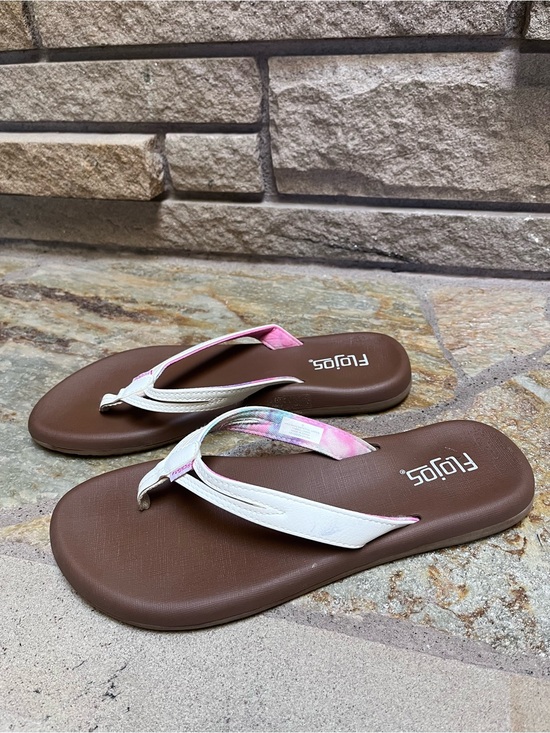 Flojos Shoes - Flojos Women’s Flip Flop Sandals White Memory Foam Comfort Casual Slides 9
